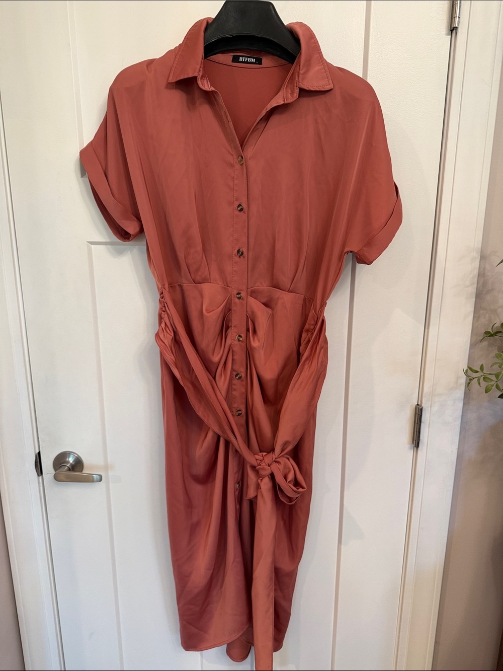 BTFBM Dress Button Down Short Sleeve Silk Satin Ruched Dress | Large